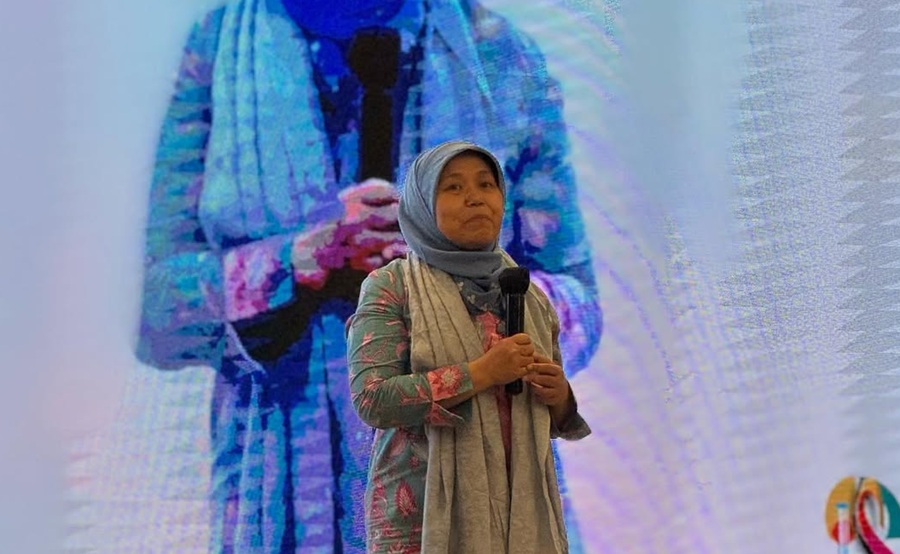 Tri Mumpuni Saat Mengisi sharing buat pembekalan anak anak penerima Beasiswa LPDP adalah hal yang paling menyenan